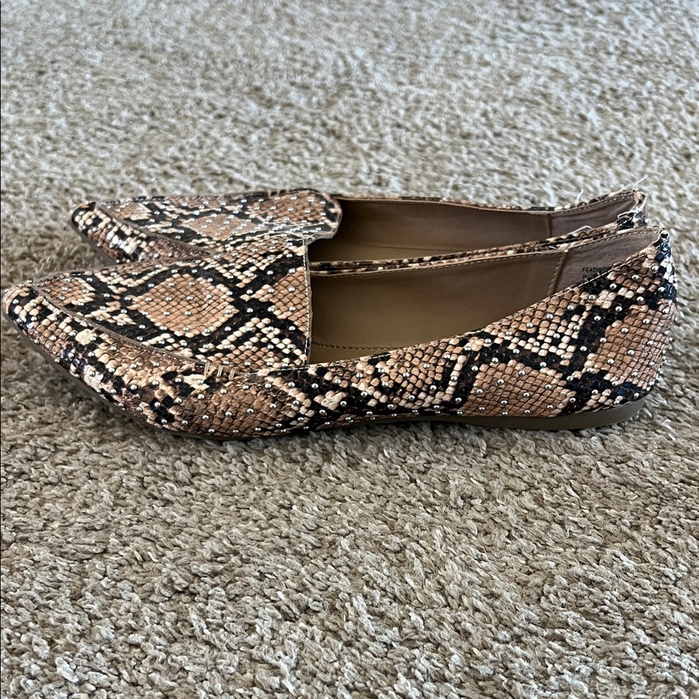 Steve Madden Tan and Black Snake Pattern Loafers - Picture 2 of 4